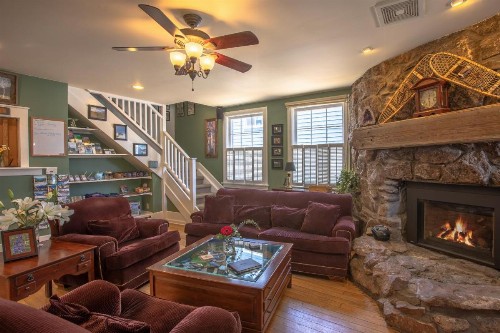 Purple Mountain Bed & Breakfast & Spa - image 4