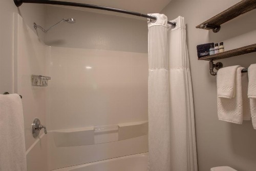 Purple Mountain Bed & Breakfast & Spa - image 6