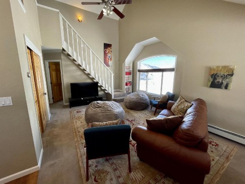 Pet Friendly Sleeps 22 48-Hour Cancellation Breathtaking Views with Hot Tub - Earhart - image 17