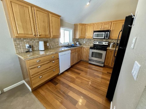 Pet Friendly Sleeps 22 48-Hour Cancellation Breathtaking Views with Hot Tub - Earhart - image 40