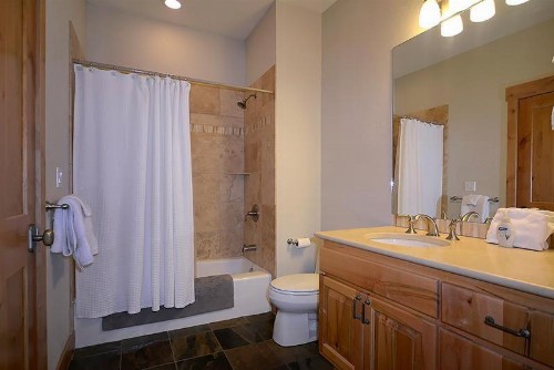 Pet Friendly Sleeps 22 48-Hour Cancellation Breathtaking Views with Hot Tub - Earhart - image 8