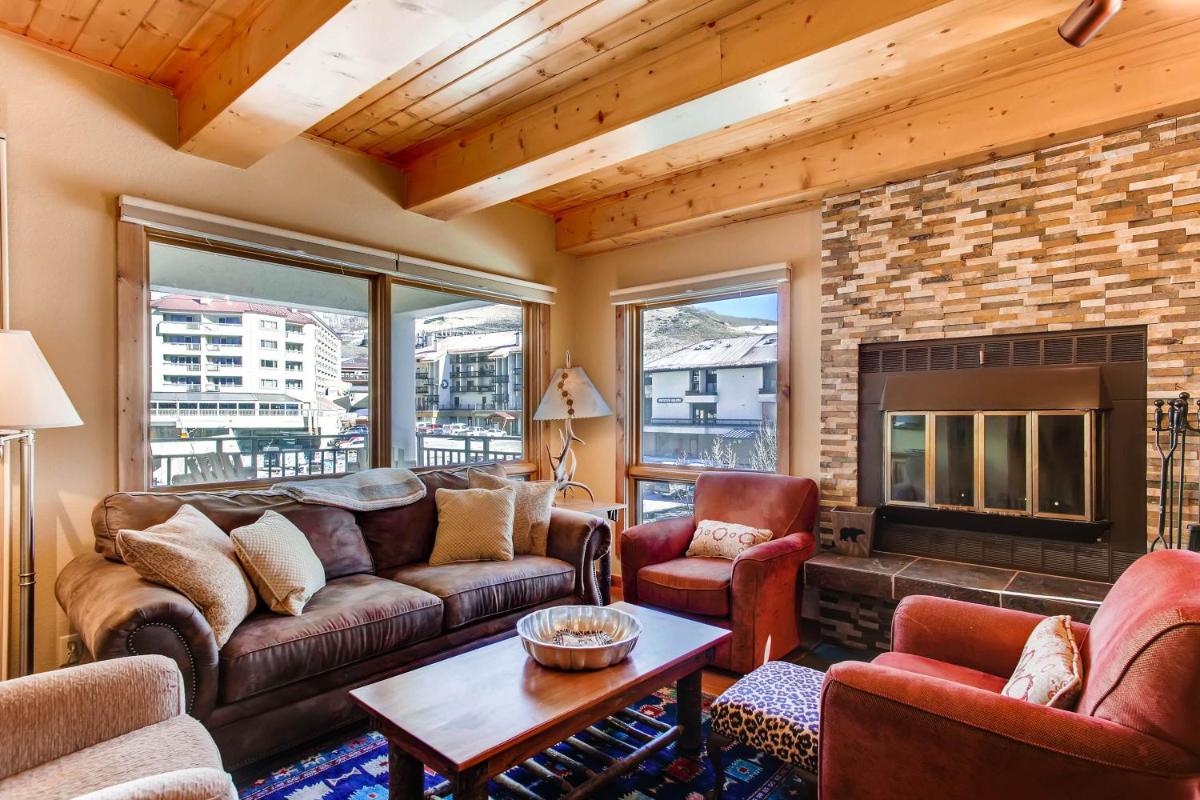 Recently Remodeled 2 Br Condo Condo - main image