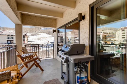Recently Remodeled 2 Br Condo Condo - image 3
