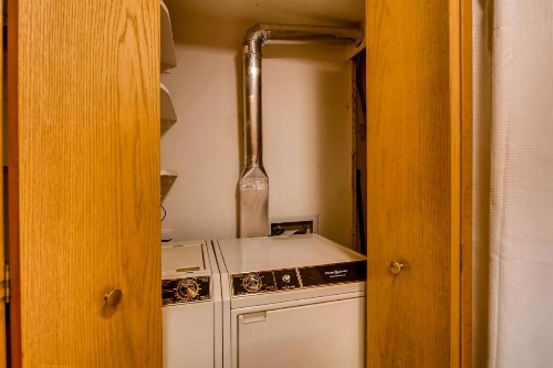 Ski-In/Ski-Out 2 Br Condo- Sleeps 6 People Condo - image 10