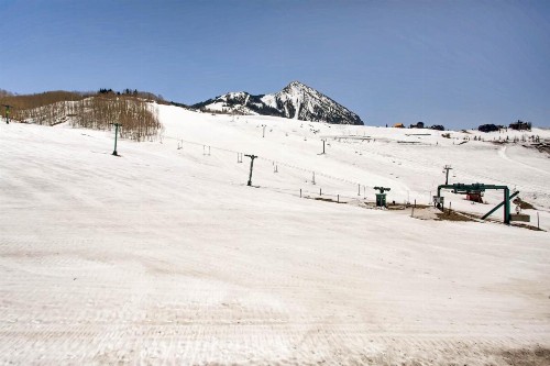 Ski-In/Ski-Out 2 Br Condo- Sleeps 6 People Condo - image 2