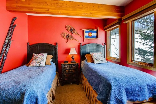 Ski-In/Ski-Out 2 Br Condo- Sleeps 6 People Condo - image 6