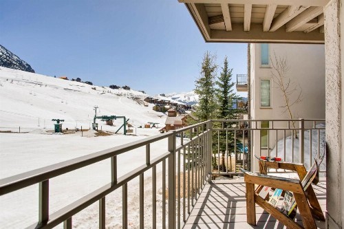 Ski-In/Ski-Out 2 Br Condo- Sleeps 6 People Condo - image 7