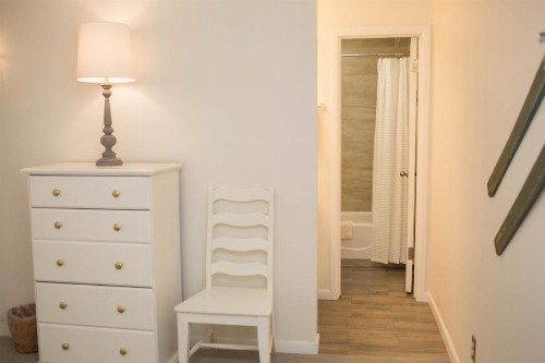 Mountain-Modern 3 Br Condo Condo - image 15