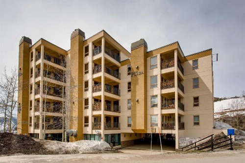 Mountain-Modern 3 Br Condo Condo - image 16