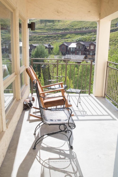 Mountain-Modern 3 Br Condo Condo - image 20