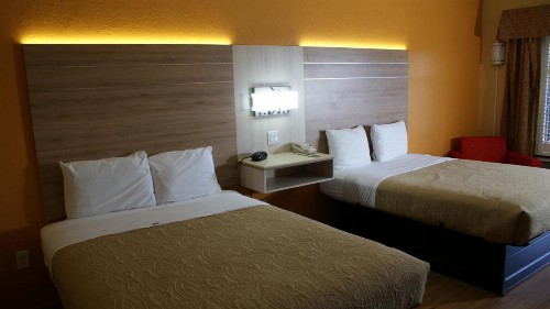 Home Town Inn & Suites - image 12