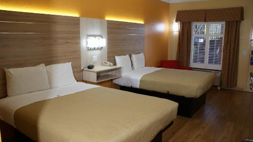 Home Town Inn & Suites - image 13