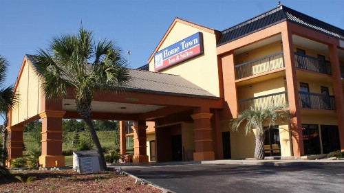 Home Town Inn & Suites - image 29