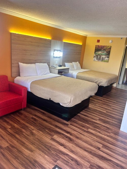Home Town Inn & Suites - image 39