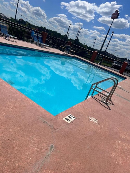 Home Town Inn & Suites - image 45