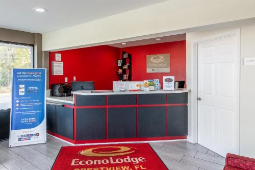Econo Lodge - image 25