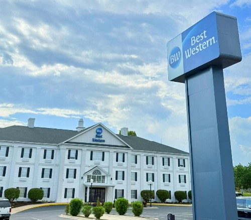 Quality Inn Crestview Near Eglin AFB - image 1