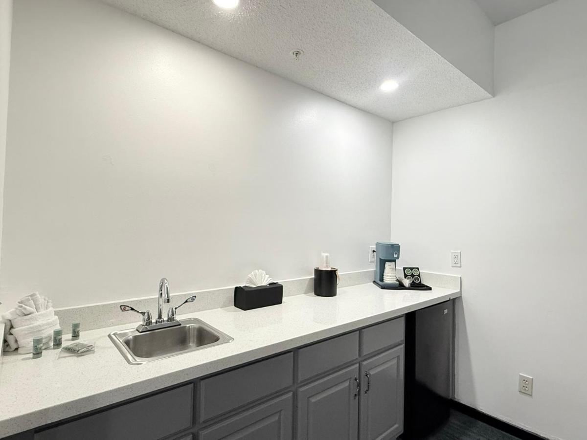 Quality Inn Crestview Near Eglin AFB - image 7