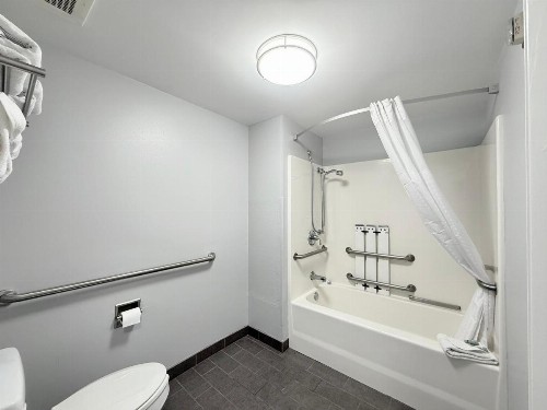 Quality Inn Crestview Near Eglin AFB - image 8