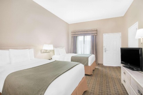 Baymont by Wyndham Crestview - image 10
