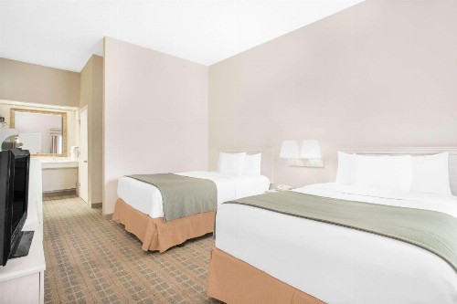 Baymont by Wyndham Crestview - image 14