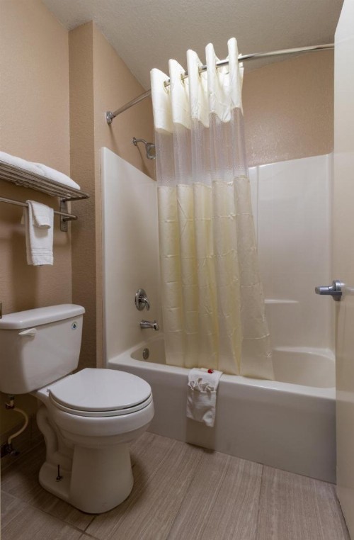 Baymont by Wyndham Crestview - image 19