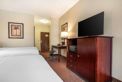 Comfort Inn & Suites Crestview - image 18