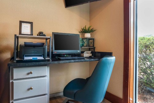 Comfort Inn & Suites Crestview - image 38