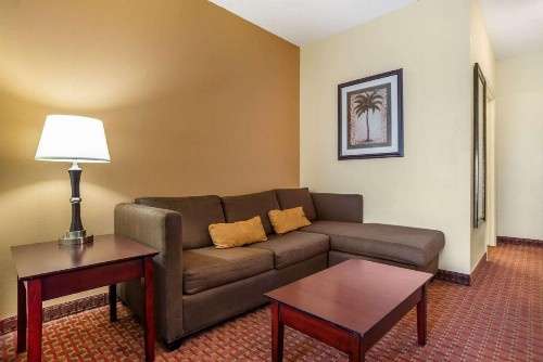 Comfort Inn & Suites Crestview - image 8