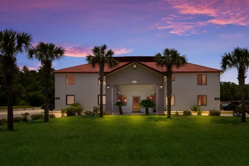 Red Roof Inn Crestview - image 11