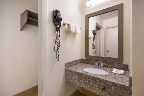 Red Roof Inn Crestview - image 21
