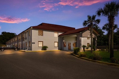 Red Roof Inn Crestview - image 29