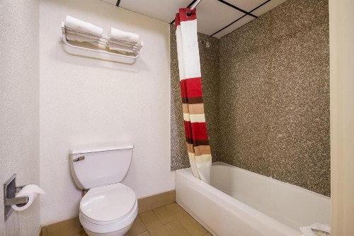 Red Roof Inn Crestview - image 5