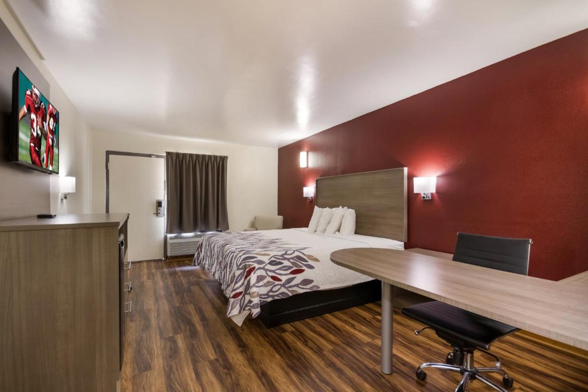 Red Roof Inn Crestview - image 7