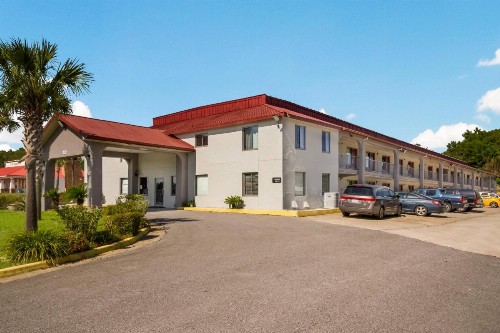 Red Roof Inn Crestview - image 9