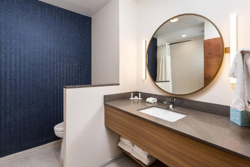 Fairfield Inn & Suites by Marriott Crestview - image 11