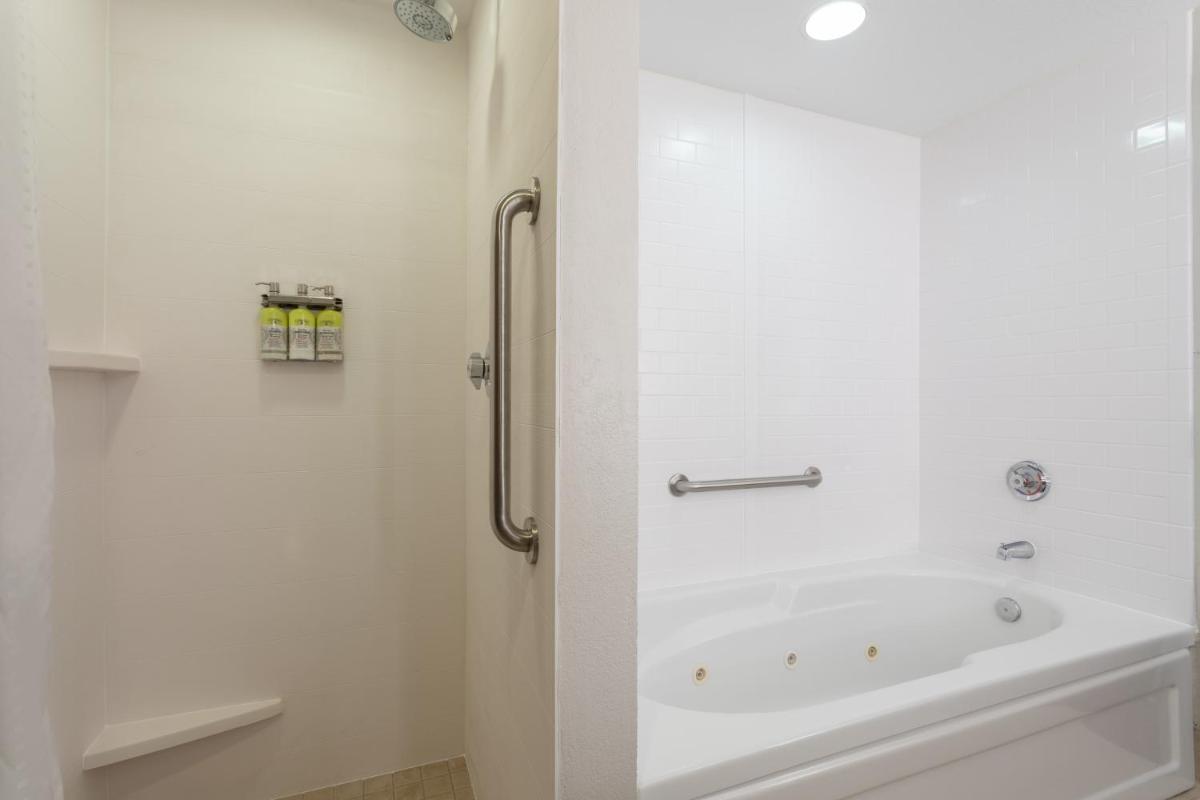 Holiday Inn Express Crystal River an IHG Hotel - image 6