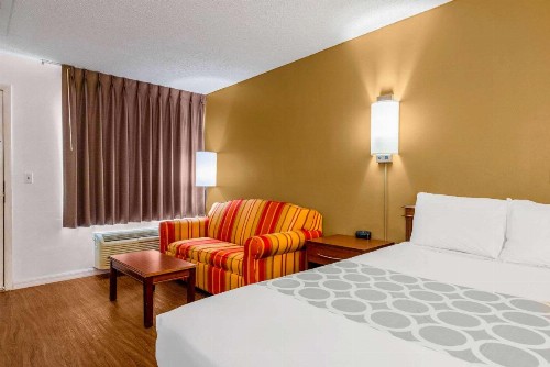 Econo Lodge Crystal River - image 46
