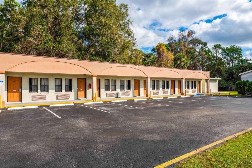 Econo Lodge Crystal River - image 5