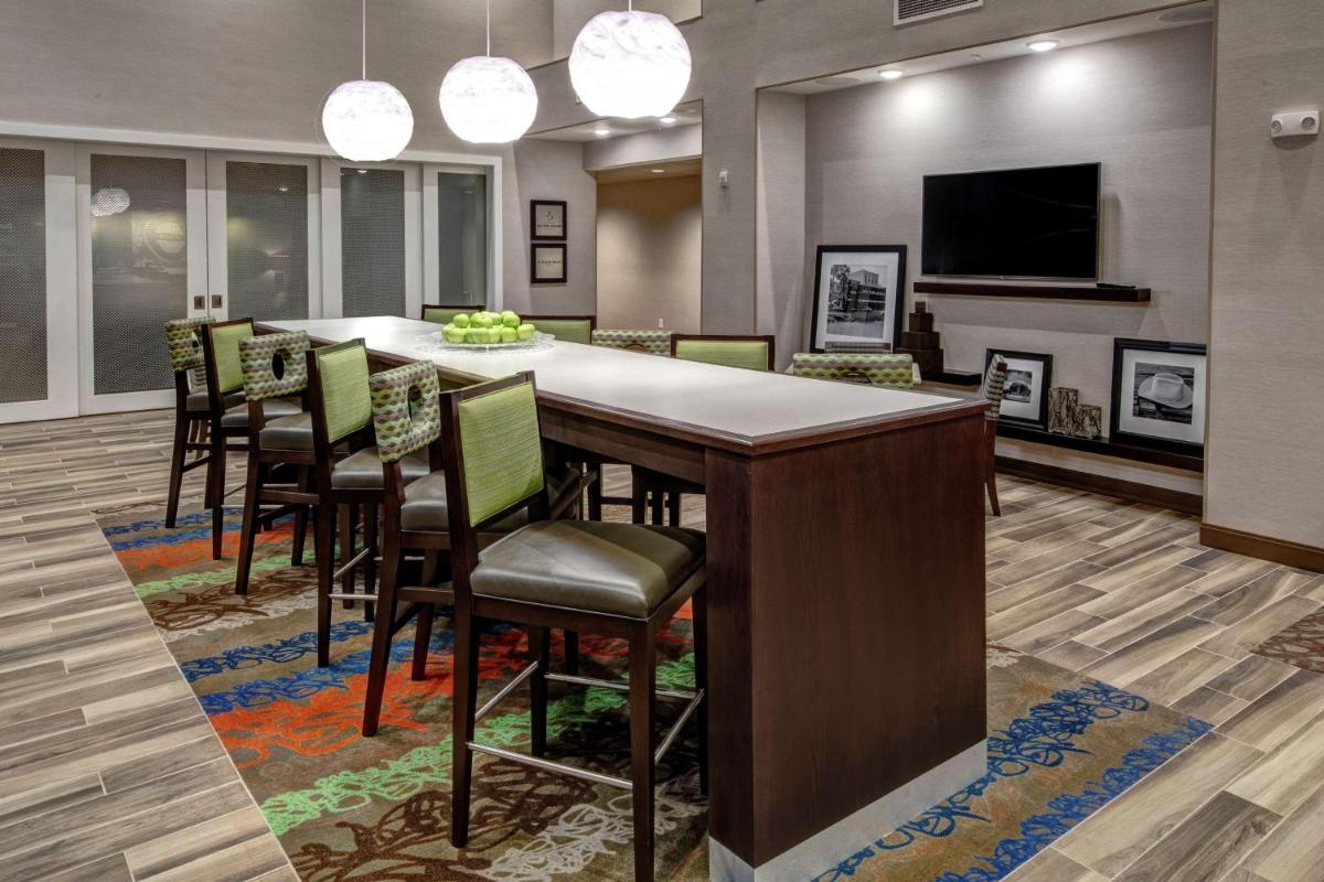 Hampton Inn & Suites Culpeper - image 4