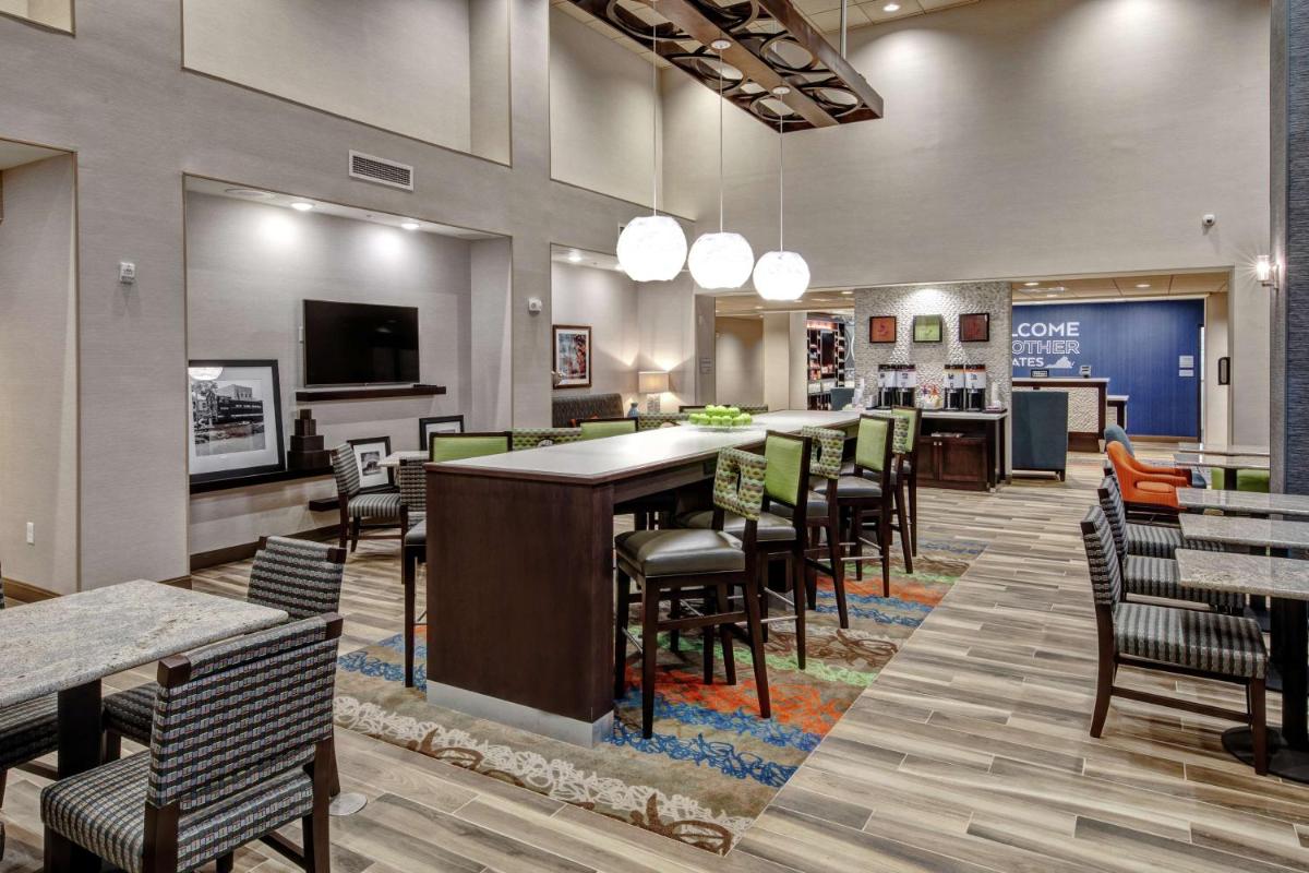 Hampton Inn & Suites Culpeper - image 6