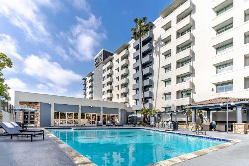 Four Points by Sheraton Los Angeles Westside - image 1