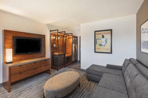 Four Points by Sheraton Los Angeles Westside - image 14