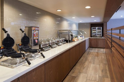 Four Points by Sheraton Los Angeles Westside - image 18