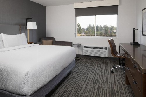 Four Points by Sheraton Los Angeles Westside - image 8