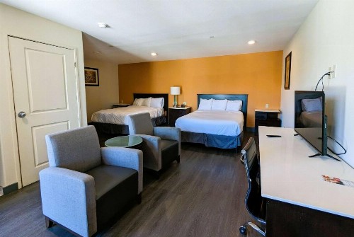 Ramada by Wyndham Culver City - image 13