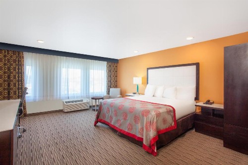 Ramada by Wyndham Culver City - image 16