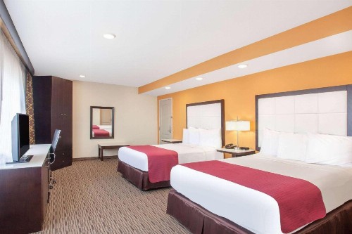 Ramada by Wyndham Culver City - image 3
