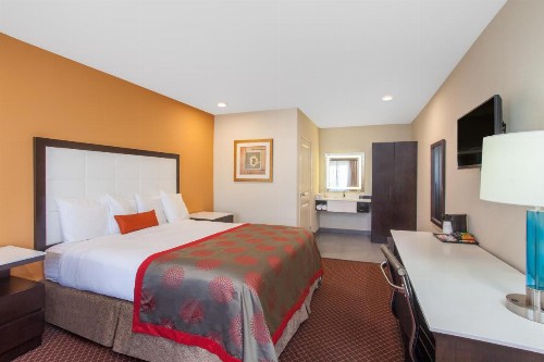 Ramada by Wyndham Culver City - image 4