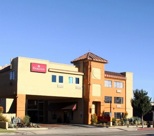 Ramada by Wyndham Culver City - image 8